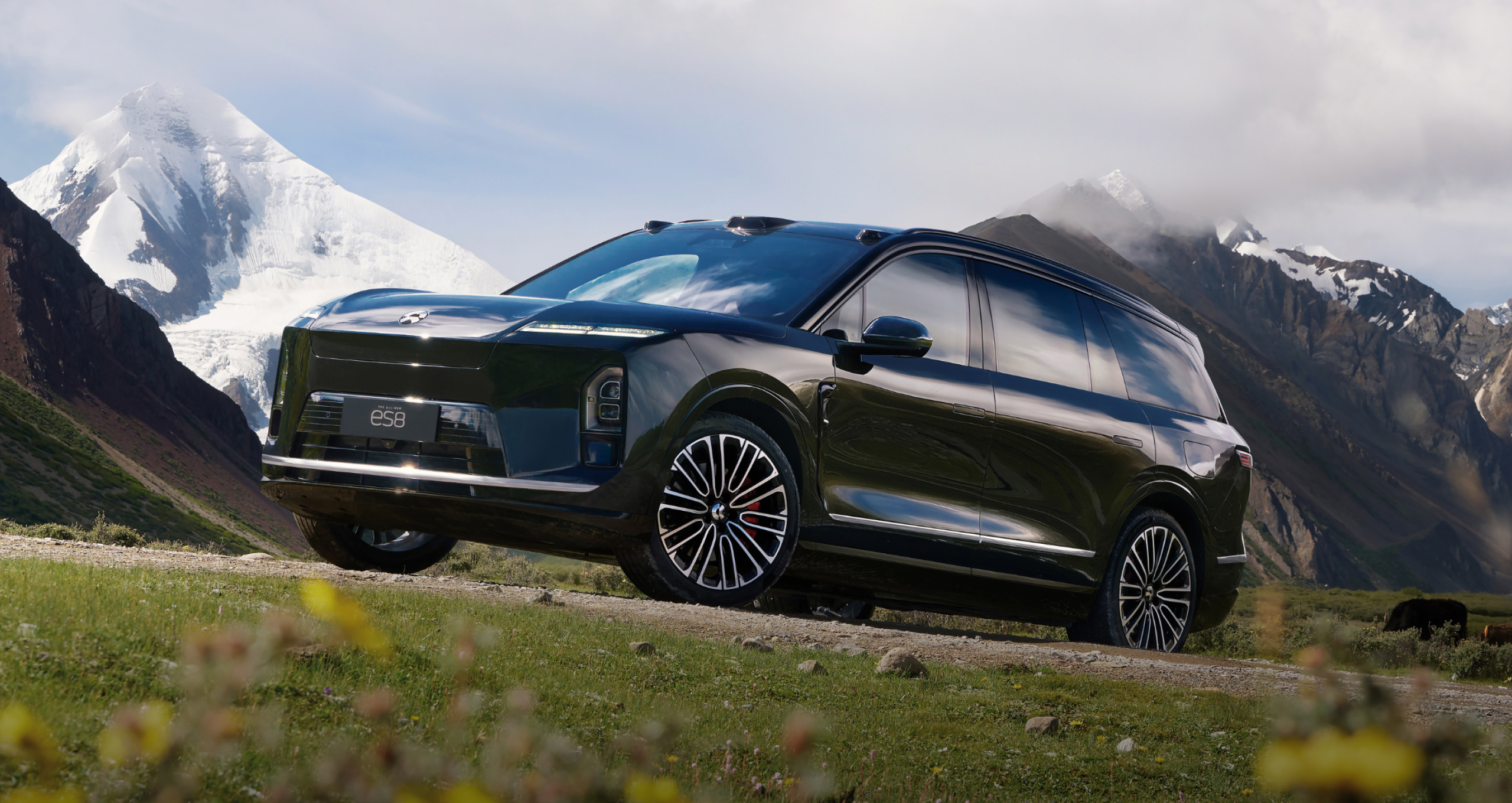 NIO ES8 exterior